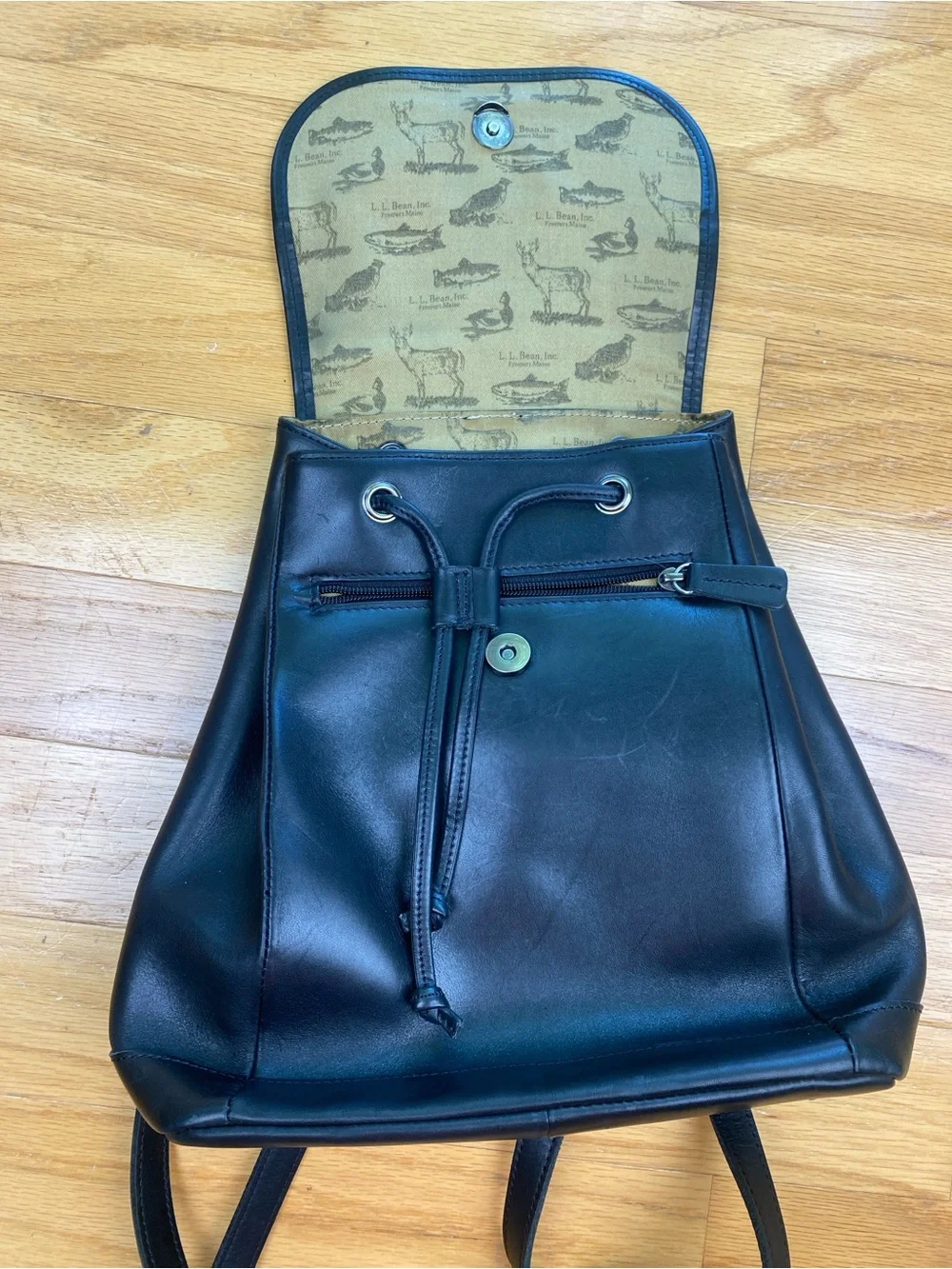 Vintage LL Bean Town and Field Rucksack Black Leather Drawstring Backpack Purse